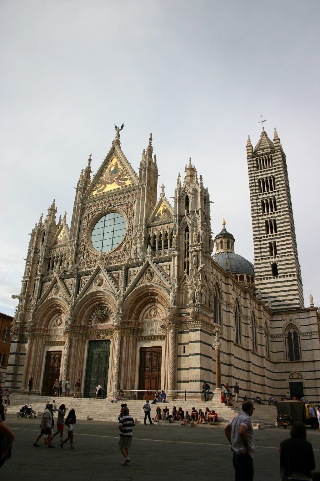 Santa%20Maria%20della%20Scala%2C%20Siena%2C%20Italy%20-%2006.JPG